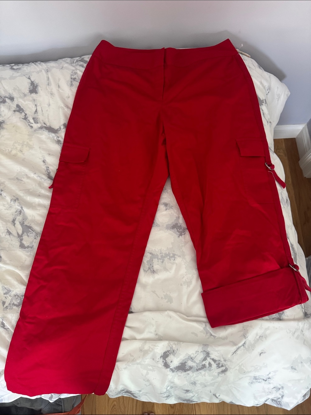 Vintage Liz Claiborne cargo cropped pants.
